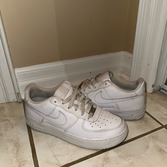 nike | air force 1’s - Picture 3 of 4